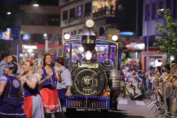 Desfile 10/10/2018
